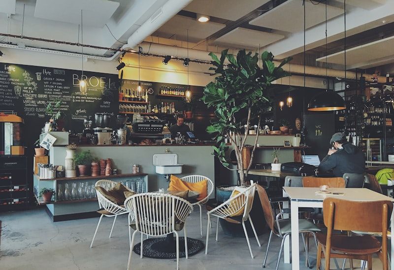 7 Kafe interior atmosphere